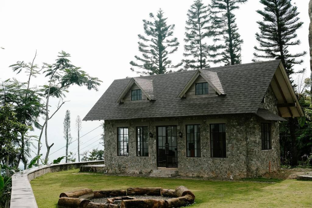 The Old Country Stone House Villa Cebu Exterior photo